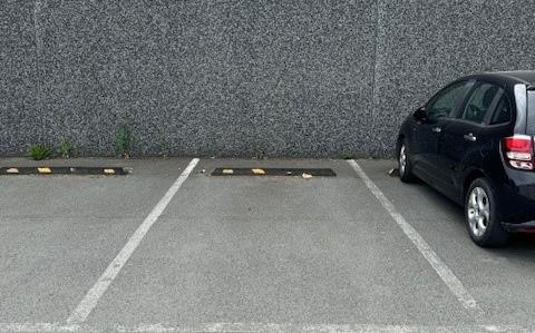 Autostaanplaats Te huur Veurne